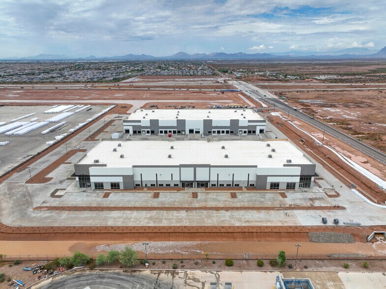AZ-24 & N MERIDIAN Rd, Mesa, AZ à louer - Photo de l’immeuble – Image 1 sur 7
