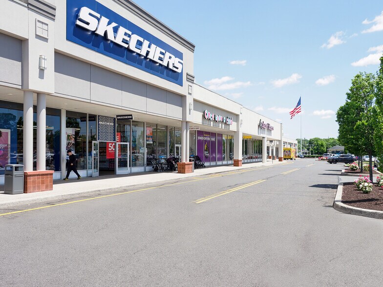 561 US Highway 1, Edison, NJ à louer - Photo de l’immeuble – Image 2 sur 13