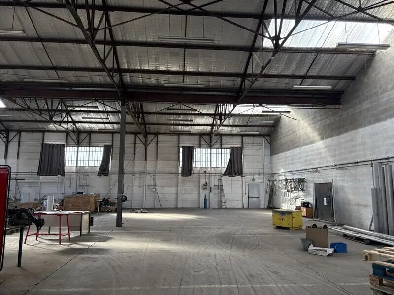 Local d’activités dans Feyzin à louer Photo intérieure– Image 1 sur 8