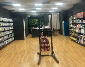 RUE GEORGES SIMENON, Hyères à louer Photo intérieure– Image 2 sur 4