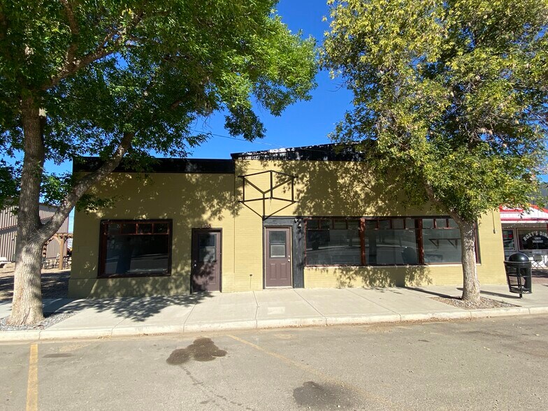 165 Centre St, Tilley, AB à vendre - Photo principale – Image 1 sur 37