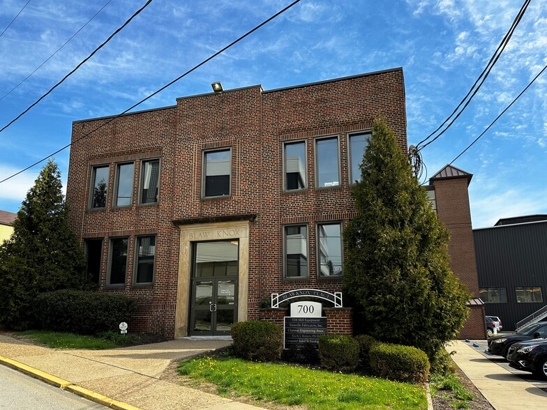 700 Blaw Ave, Pittsburgh, PA à louer - Photo de l’immeuble – Image 1 sur 9
