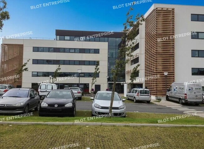 Plus de détails pour Bureau à louer