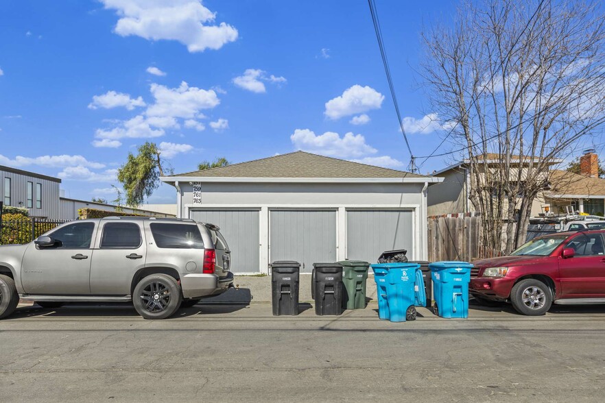 757 Warrington Ave, Redwood City, CA à vendre - Photo de l’immeuble – Image 3 sur 12