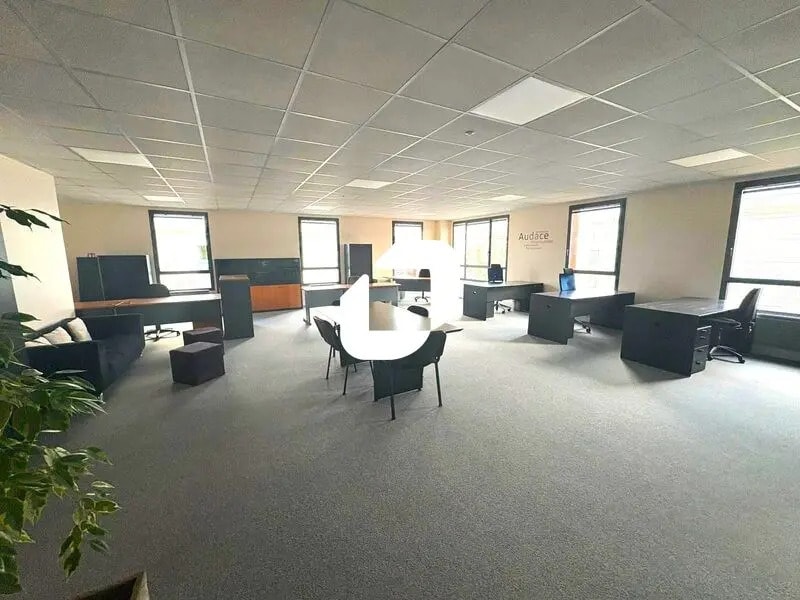 Bureau dans Croissy-sur-Seine à louer Photo intérieure– Image 1 sur 9