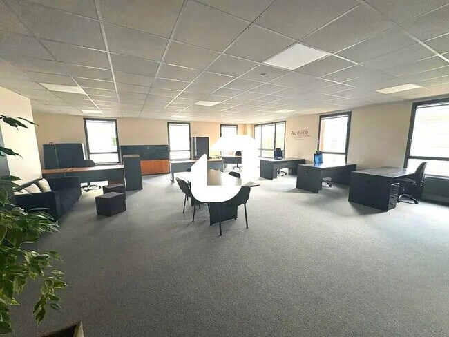 Plus de détails pour Bureau à louer