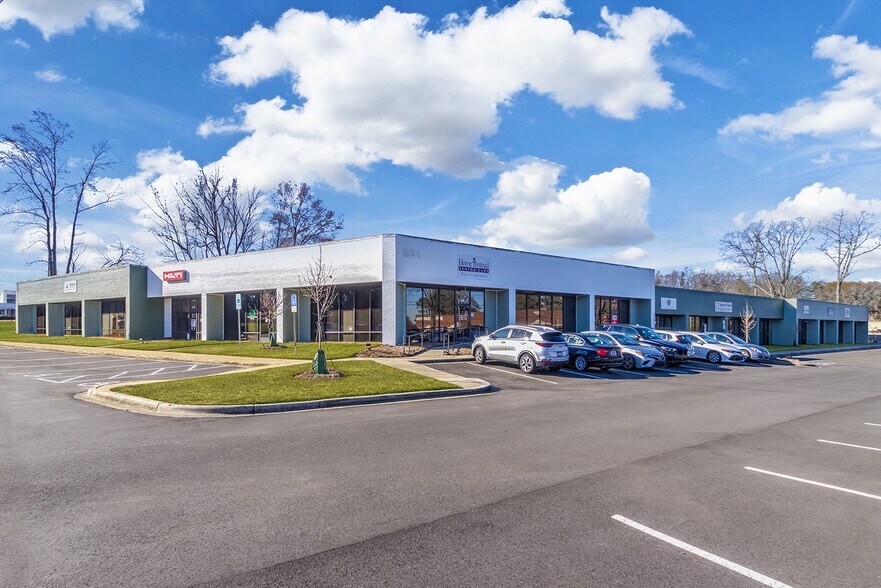 920 Blairhill Rd, Charlotte, NC à louer - Photo de l’immeuble – Image 3 sur 5