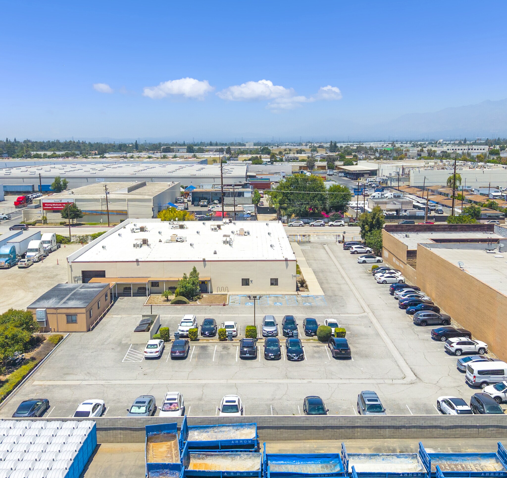 160 7th Ave, La Puente, CA à louer Photo principale– Image 1 sur 9