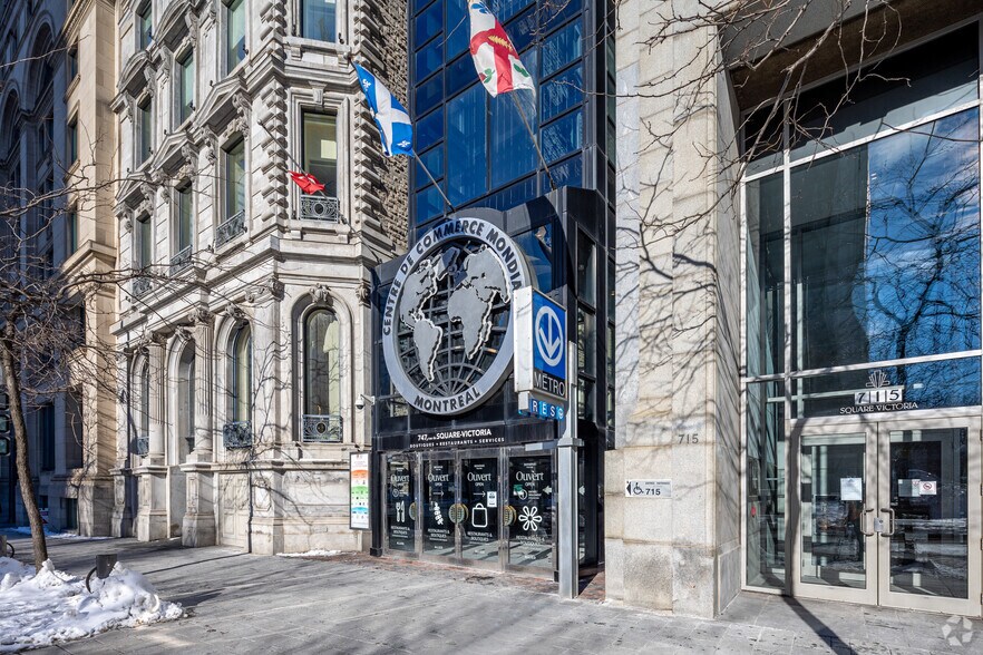 747 Rue Du Square-Victoria, Montréal, QC à louer - Photo de l’immeuble – Image 3 sur 3
