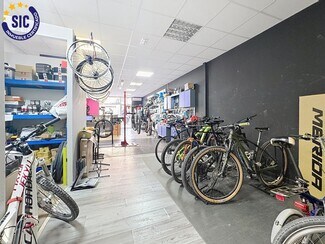 Plus de détails pour Local commercial à vendre