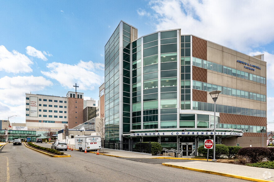240 Williamson St, Elizabeth, NJ à louer - Photo principale – Image 1 sur 9