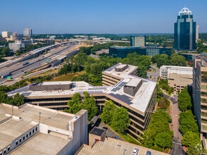 5901 Peachtree Dunwoody Rd NE, Atlanta, GA - VUE AÉRIENNE  vue de carte - Image1