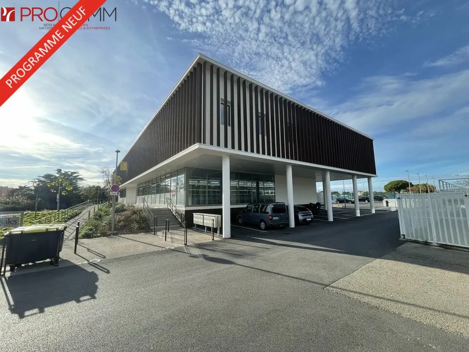 Local commercial dans Le Grau-du-Roi à louer Photo de l’immeuble– Image 1 sur 5