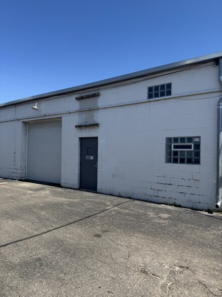 46896-46916 Gratiot Ave, Chesterfield, MI à louer - Photo de l’immeuble – Image 3 sur 4