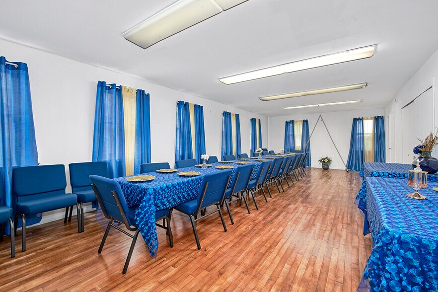 3243 Ampere Ave, Bronx, NY à vendre - Photo de l’immeuble – Image 2 sur 24