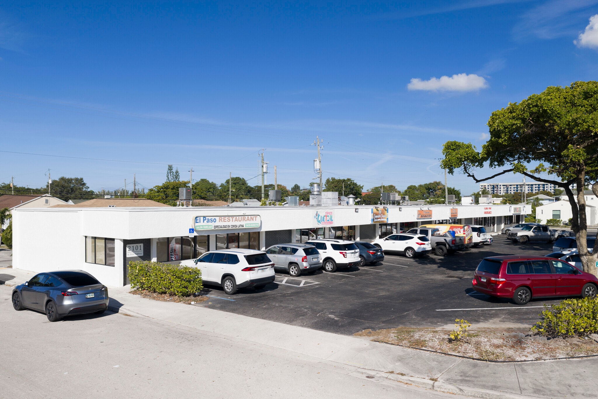 2101-2109 N Dixie Hwy, Lake Worth, FL à louer Photo principale– Image 1 sur 6