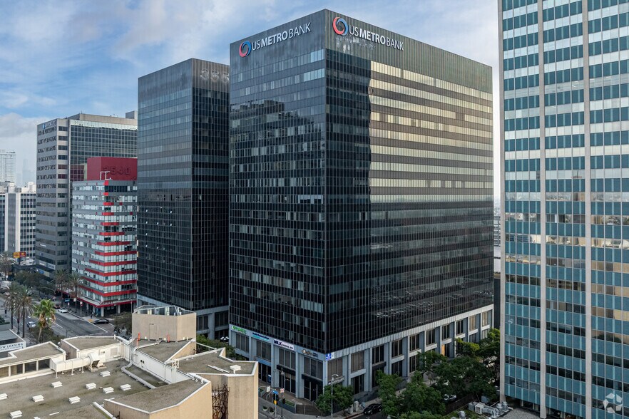 3550 Wilshire Blvd, Los Angeles, CA à louer - Photo de l’immeuble – Image 2 sur 4