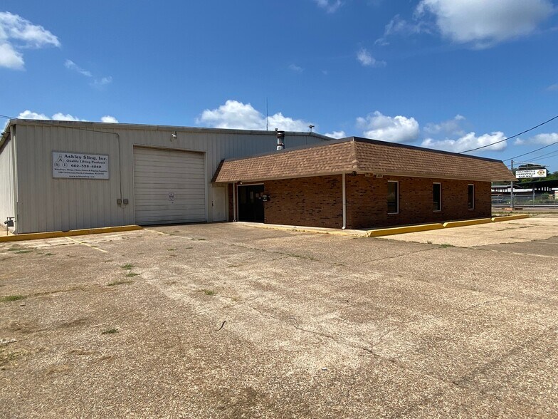 1824 3rd Ave N, Columbus, MS à louer - Photo de l’immeuble – Image 2 sur 18