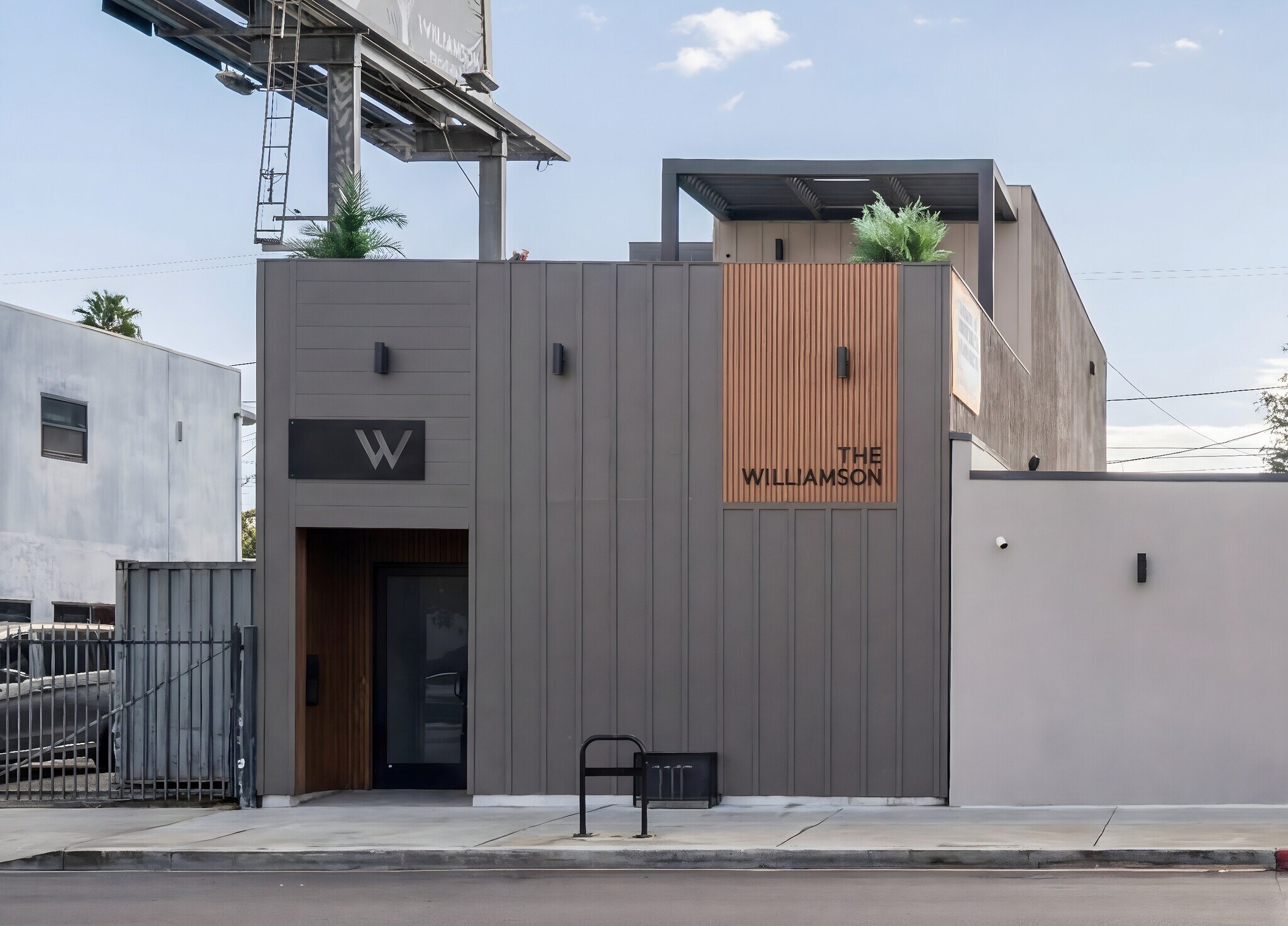 10440 Burbank Blvd, North Hollywood, CA à vendre Photo principale– Image 1 sur 29