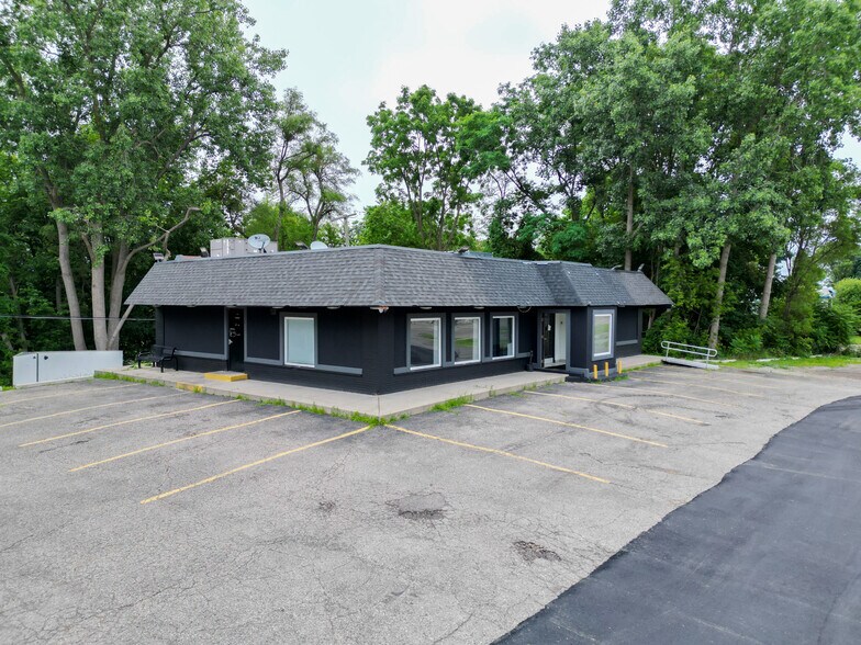 3870 Elizabeth Lake Rd, Waterford, MI à louer - Photo de l’immeuble – Image 2 sur 11