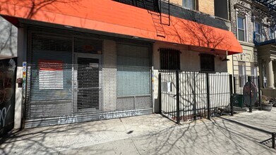 297 W 112th St, New York, NY à louer Photo de l’immeuble– Image 1 sur 2