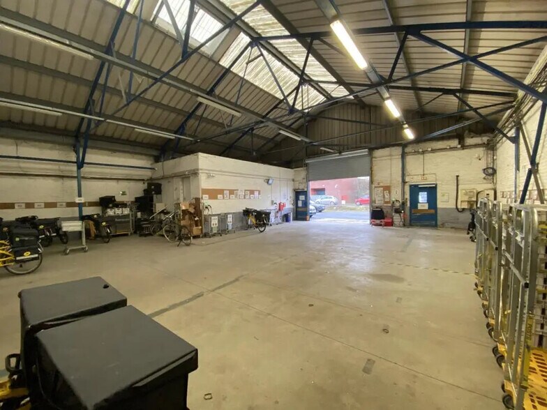 Local d’activités dans Lille à louer - Photo de l’immeuble – Image 2 sur 11