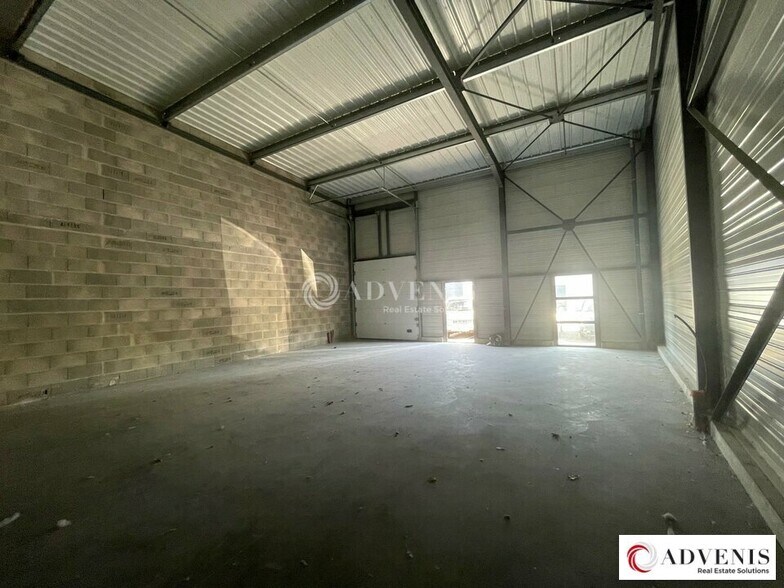 Local d'activités dans Bassens à vendre - Photo intérieure – Image 2 sur 9