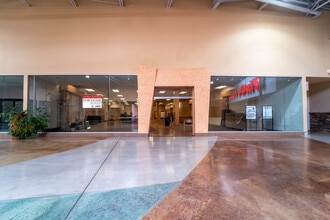 2300-2448 Watt Ave, Sacramento, CA à louer Photo de l’immeuble– Image 1 sur 5