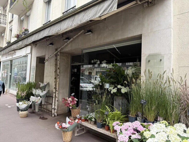 Local commercial dans Saint-Mandé à louer - Photo de l’immeuble – Image 3 sur 6