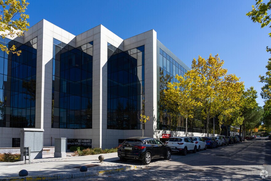 Calle Teide, 4, San Sebastián de los Reyes, Madrid à louer - Photo de l’immeuble – Image 3 sur 26