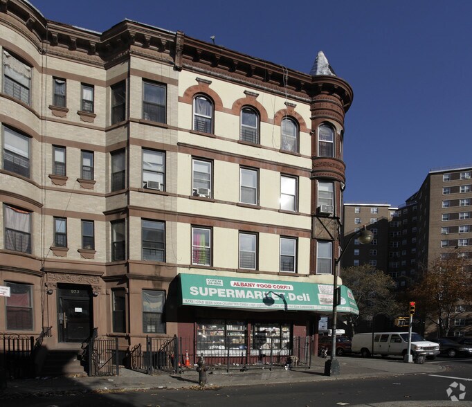 975 Saint Marks Ave, Brooklyn, NY à vendre - Photo de l’immeuble – Image 3 sur 3