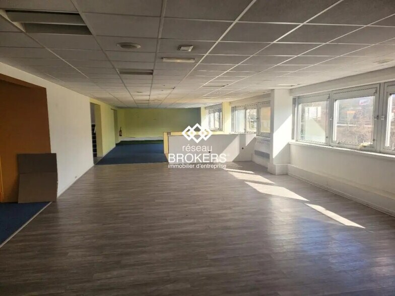01 Rue De La Motte, La Motte-Servolex à louer - Photo de l’immeuble – Image 3 sur 7