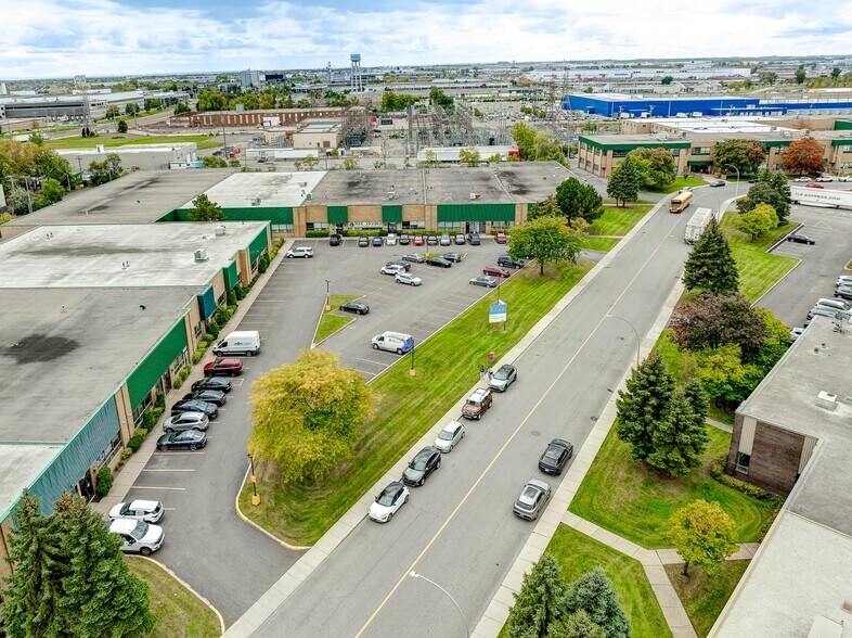 340-380 Rue Isabey, Montréal, QC à louer - Photo de l’immeuble – Image 3 sur 15