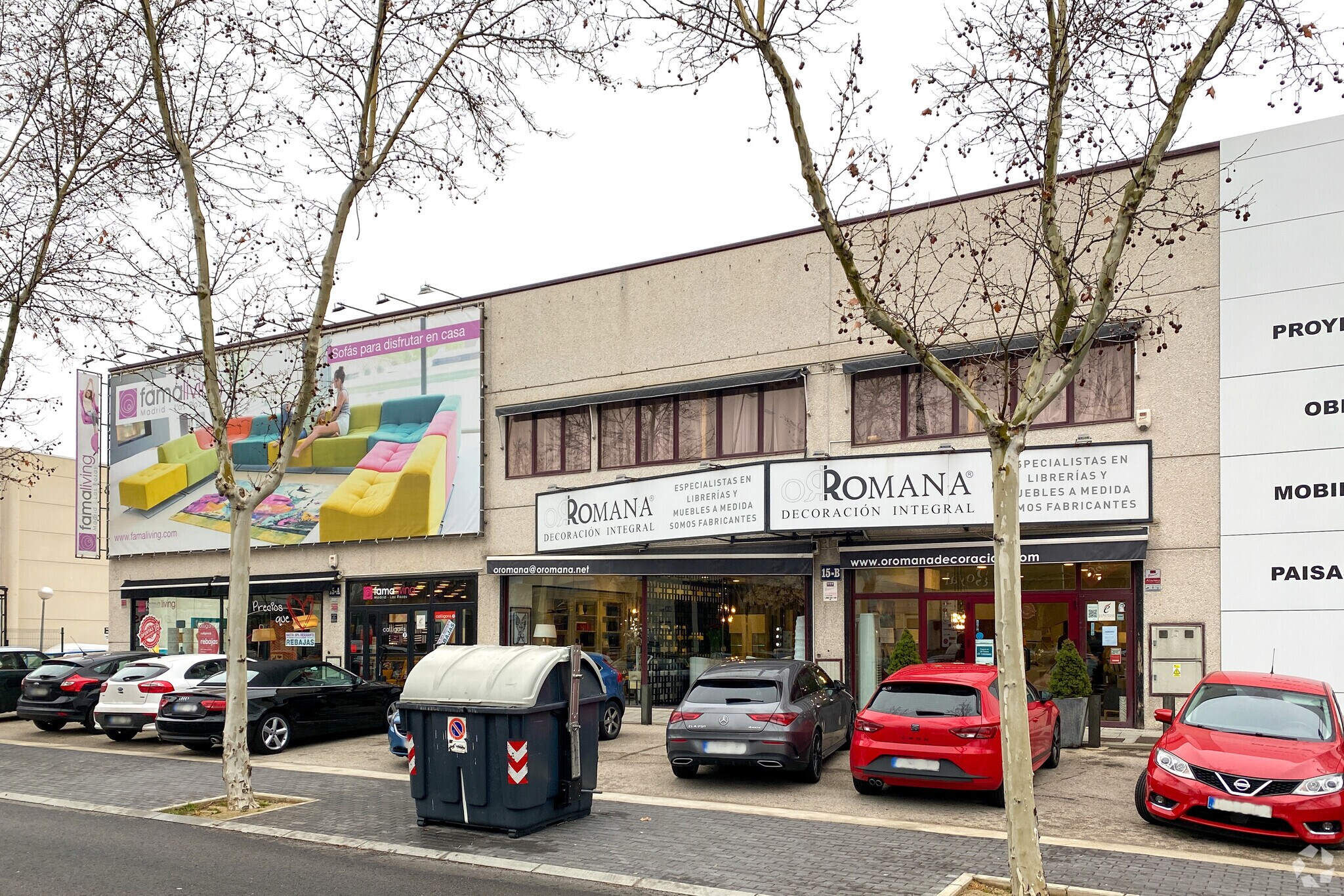 Local commercial dans Las Rozas de Madrid, Madrid à louer Photo principale– Image 1 sur 3