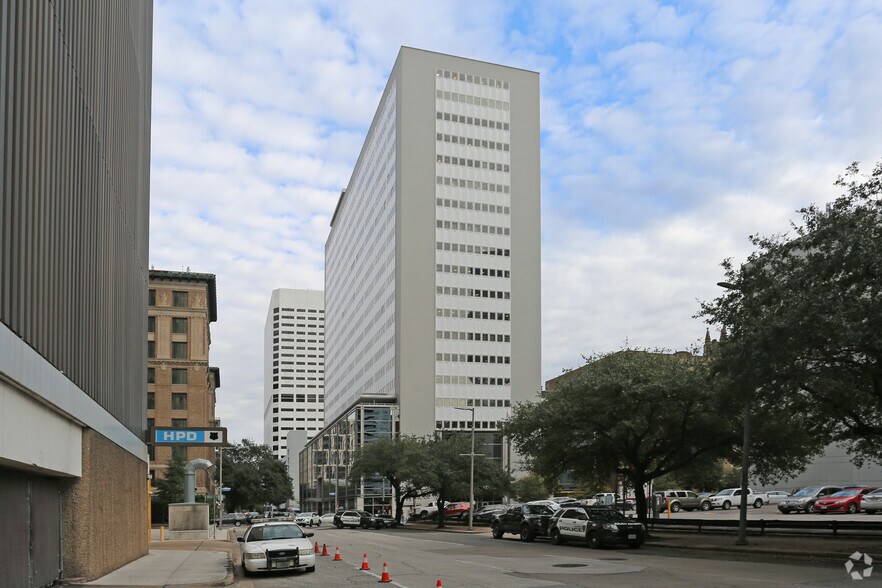 1300 Main St, Houston, TX à vendre - Photo de l’immeuble – Image 1 sur 12