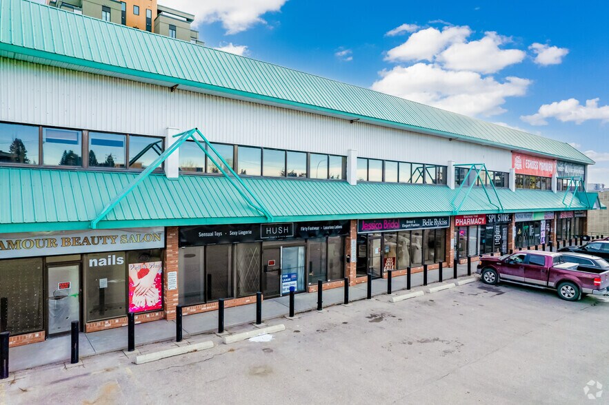 5720 Macleod Trl SW, Calgary, AB à louer - Photo de l’immeuble – Image 2 sur 6