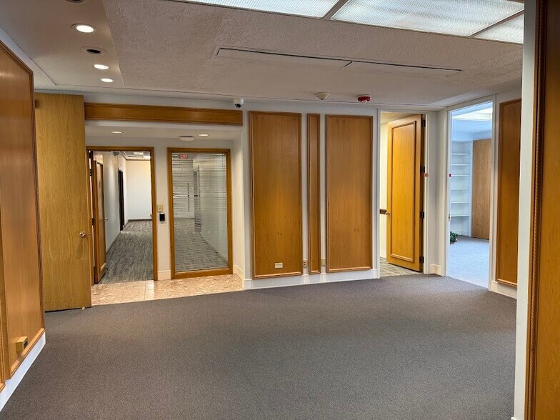 100 N Salina St, Syracuse, NY à louer - Photo intérieure – Image 2 sur 7