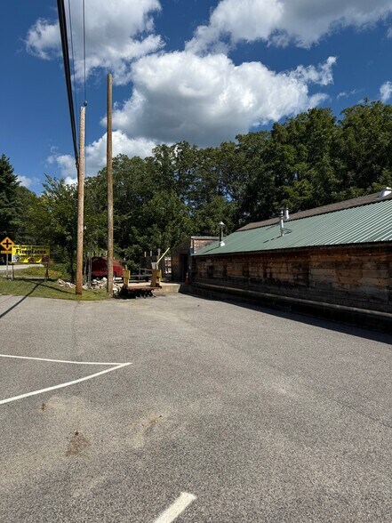 523 Calef Hwy, Epping, NH à louer - Photo de l’immeuble – Image 2 sur 3
