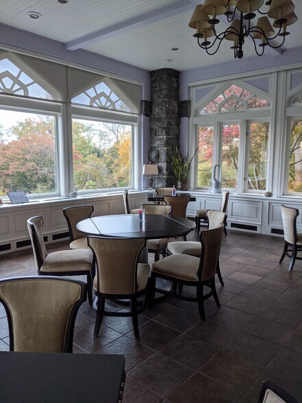 400 Benedict Ave, Tarrytown, NY à louer - Photo intérieure – Image 2 sur 39