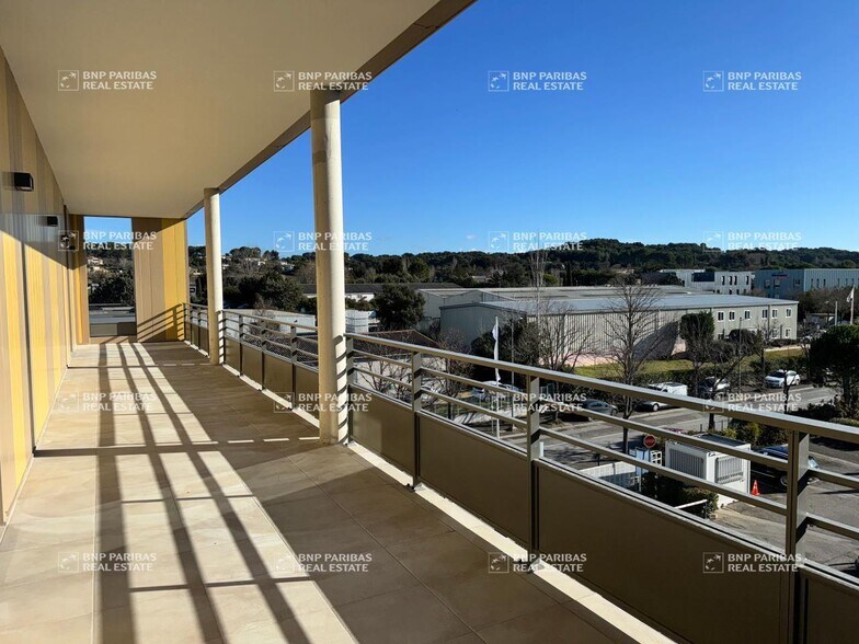 Bureau dans Aix-en-Provence à vendre - Photo de l’immeuble – Image 3 sur 17