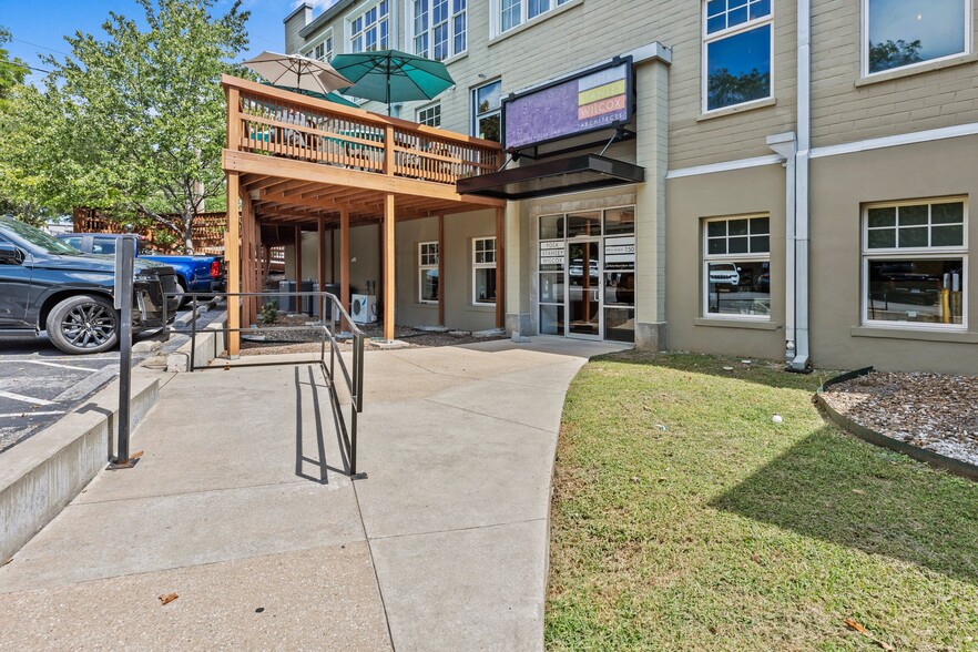 509 W Spring St, Fayetteville, AR à louer - Photo de l’immeuble – Image 2 sur 9