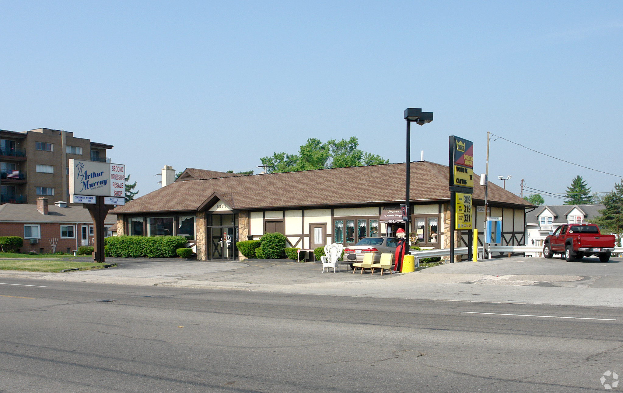 5381 N High St, Columbus, OH à louer Photo principale– Image 1 sur 3