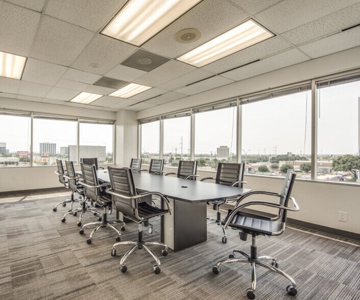 8500 N Stemmons Fwy, Dallas, TX à louer - Photo intérieure – Image 3 sur 5