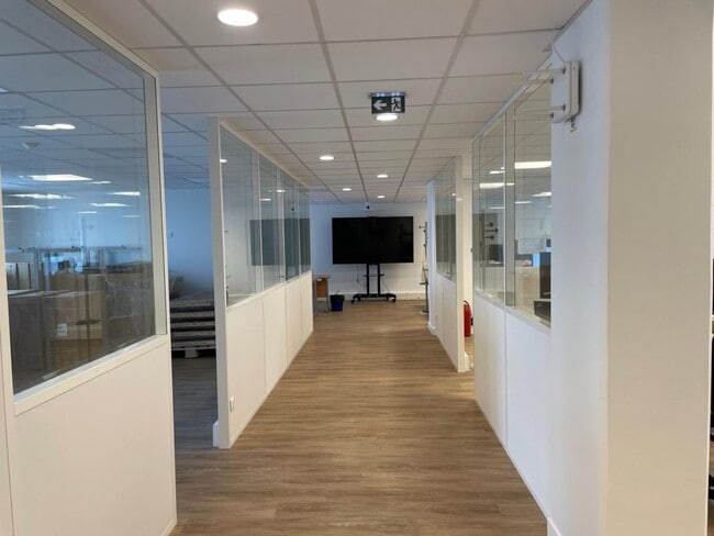 Plus de détails pour Bureau à vendre