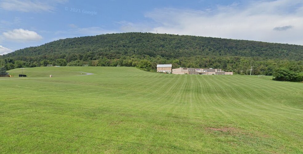 27 W Shortcut Rd, Newport, PA à vendre - Photo de l’immeuble – Image 2 sur 3