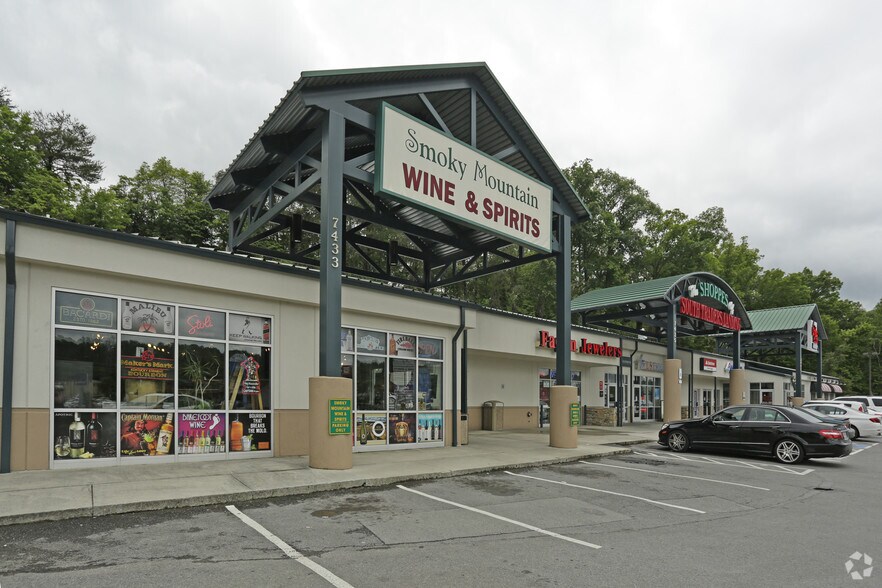 7417-7433 Chapman Hwy, Knoxville, TN à louer - Photo de l’immeuble – Image 2 sur 12