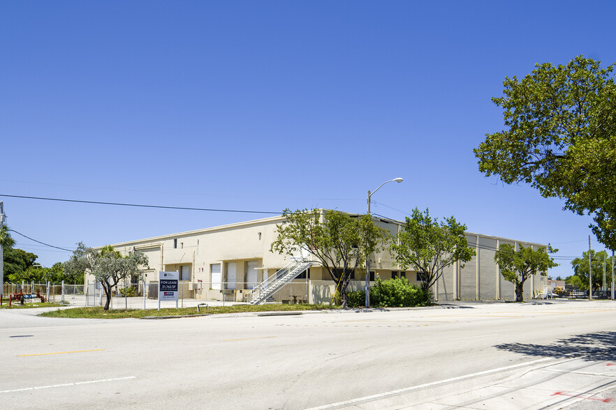 290 SW 14th Ave, Pompano Beach, FL à louer - Photo de l’immeuble – Image 2 sur 20