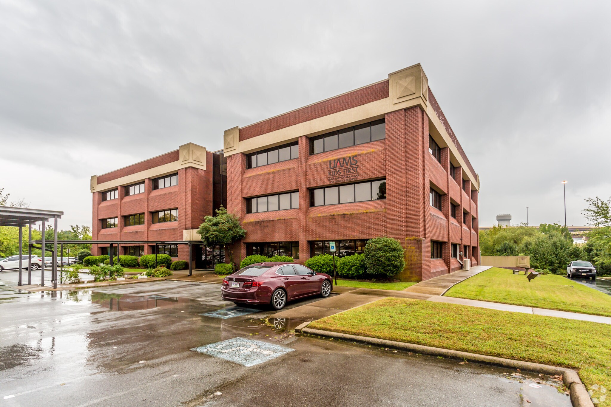 333 Executive Ct, Little Rock, AR à louer Photo principale– Image 1 sur 3