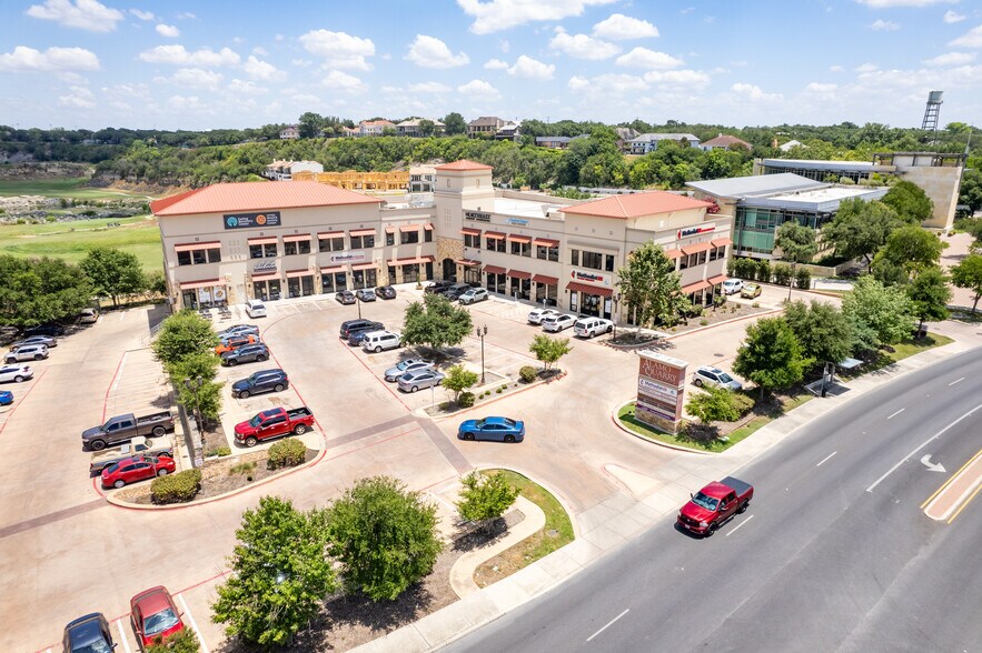 250 E Basse Rd, San Antonio, TX à louer - Photo de l’immeuble – Image 1 sur 18