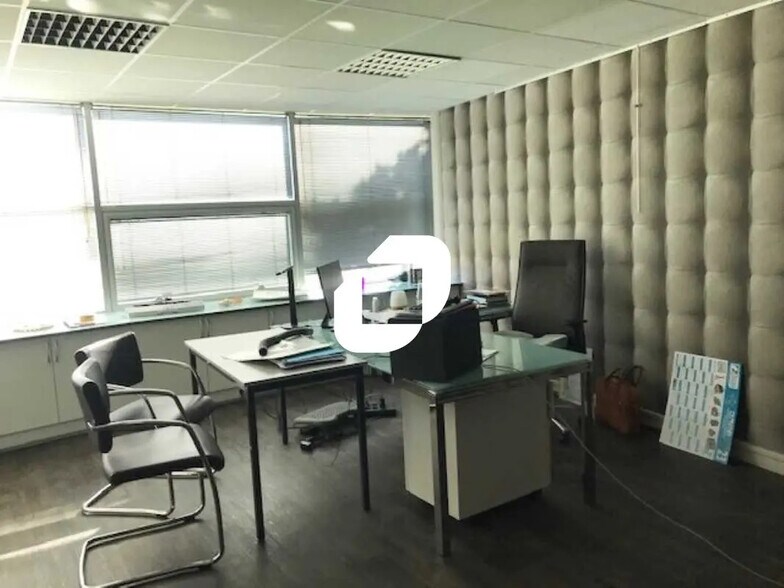Bureau dans Blanquefort à louer - Photo de l’immeuble – Image 3 sur 3
